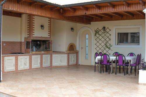 Laki Villa With Pool And Jacuzzi