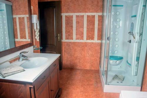 Laki Villa With Pool And Jacuzzi