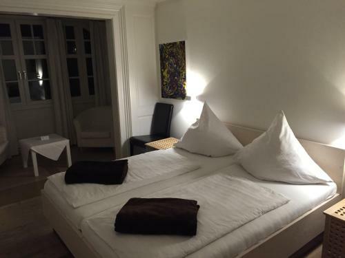 Hostal Gasthaus Loewenthor & Hotel Hahn