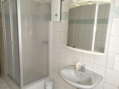 Hostal Pension Zum Adler