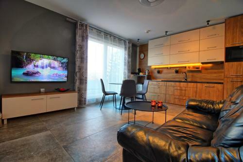 Eastside Apartments ?r�dlana 2/5