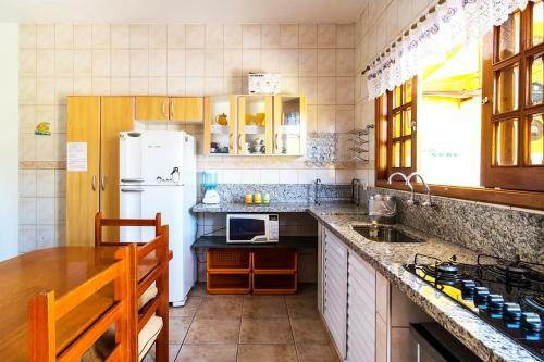 Casa Na Praia Com Wifi, Piscina E Churrasqueira
