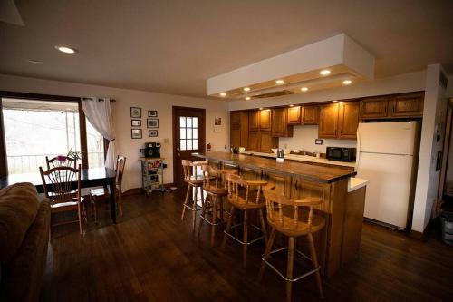 The Stoic - 3 Bed 3 Bath Near Red River Gorge