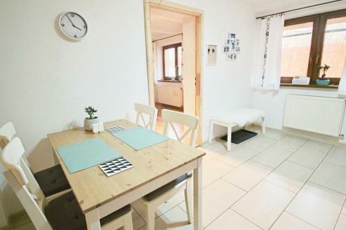 Apartament Bazatatry ?wistak