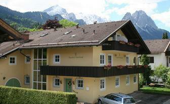 Aparthotel Alpenhof Garnihotel