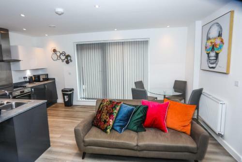 Lovely 2 Bed Apartment With Parking