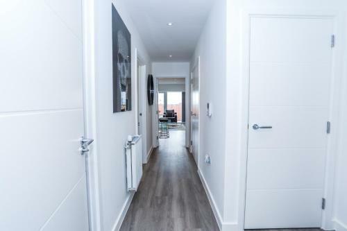 Lovely 2 Bed Apartment With Parking