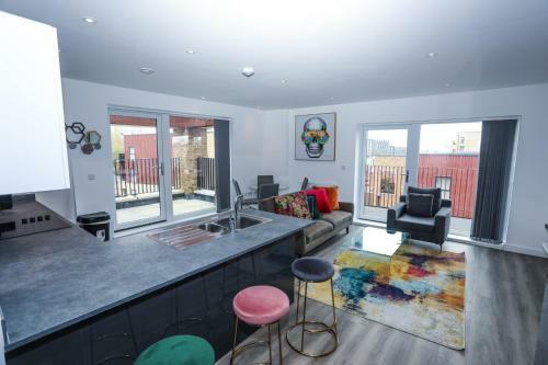 Lovely 2 Bed Apartment With Parking