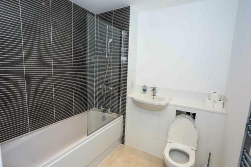 Lovely 2 Bed Apartment With Parking
