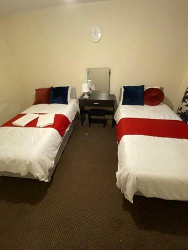 2 Bedroom Lovely Apartment In Woolwich