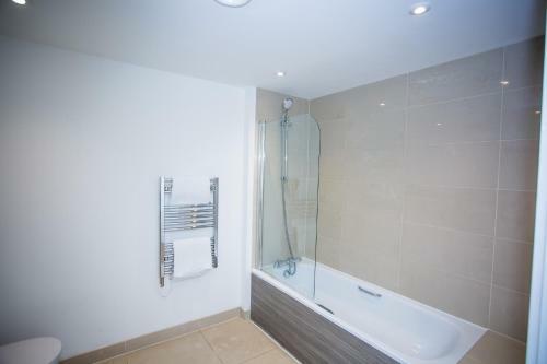 Prestige 2 Bed Balcony Apartment