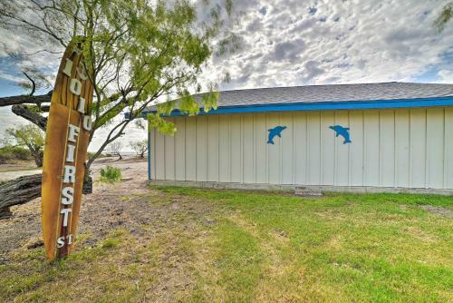 Bayside Gem With Pool Access Fish, Boat And Swim!