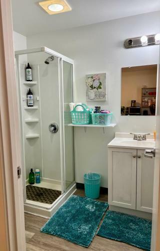 Studio Apartment W/ Bathroom In University District