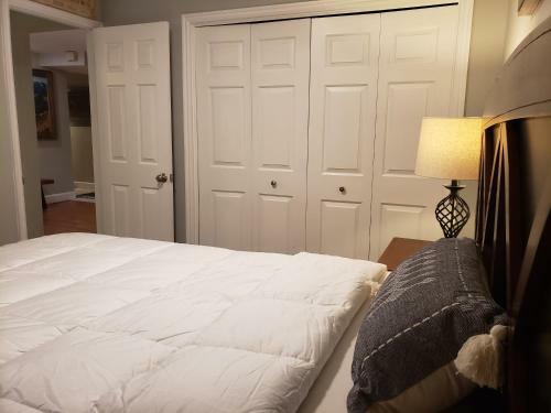 Spacious 5bd/3ba Home W/yard And Ideal Location!
