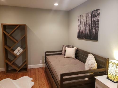 Spacious 5bd/3ba Home W/yard And Ideal Location!