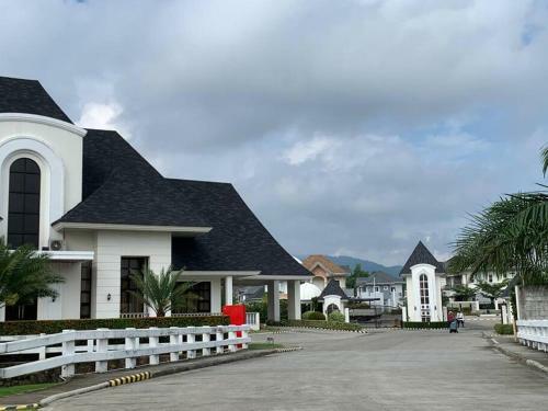 Cozy Home At A Private Subdivision