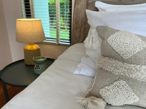 Tropical Villa Within 5 Minutes Walk To Bangtao Beach