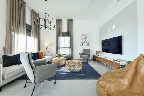 High Class 6br Achziv Apartment