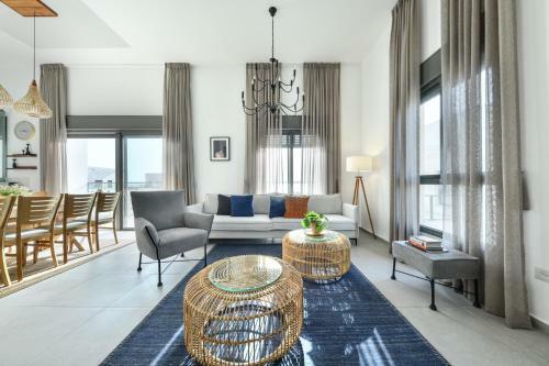 High Class 6br Achziv Apartment