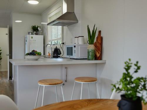 Sunset Hideaway - Kaikoura Holiday Home