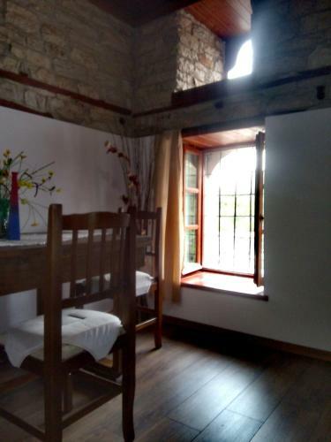 Hostal Ruols Guesthouse