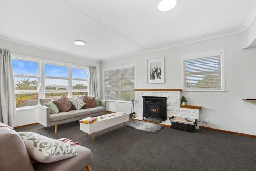 Bluebird Bach - Rotorua Holiday Home