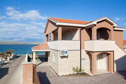 Apartments By The Sea Vir - 19419