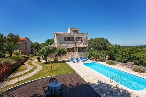 Mulberry Villa