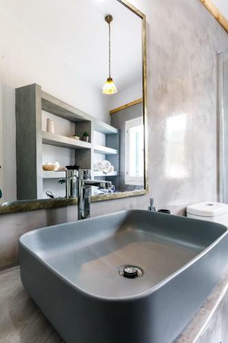 Arcana Santorini Villas, An Authentic Cycladic Experience