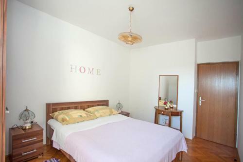 Apartments And Room Agata