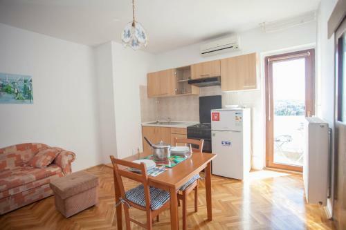 Apartments And Room Agata
