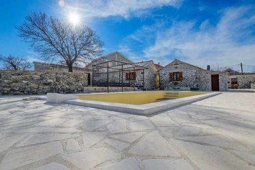 Eco Ranch Wild North House