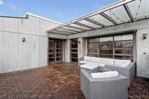 G5 - Penthouse Apartment