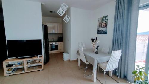 Acacia Apartment D4