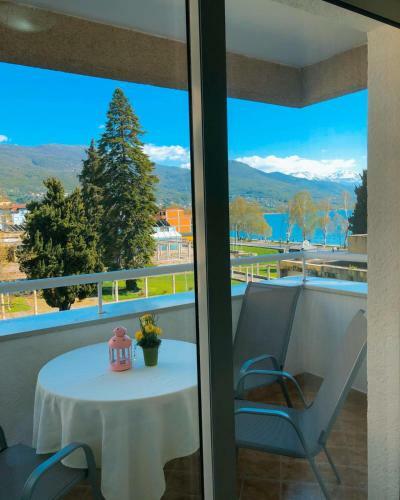 Exclusive Apartments With Lake View