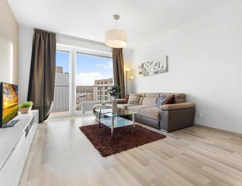 Sunflower - Modern Large Charming Apartment With Balcony
