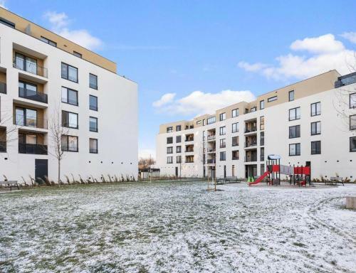 Sunflower - Modern Large Charming Apartment With Balcony
