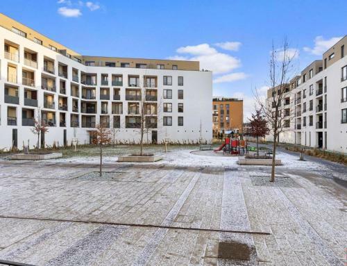 Sunflower - Modern Large Charming Apartment With Balcony