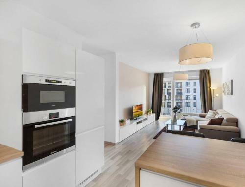 Sunflower - Modern Large Charming Apartment With Balcony