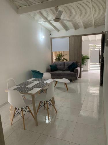 Comoda Habitacion Privada En Nueva Y Amplia Casa