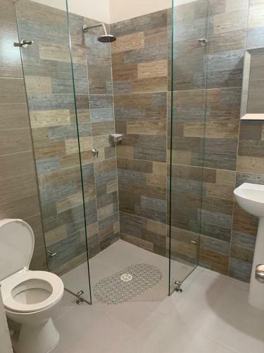 Comoda Habitacion Privada En Nueva Y Amplia Casa
