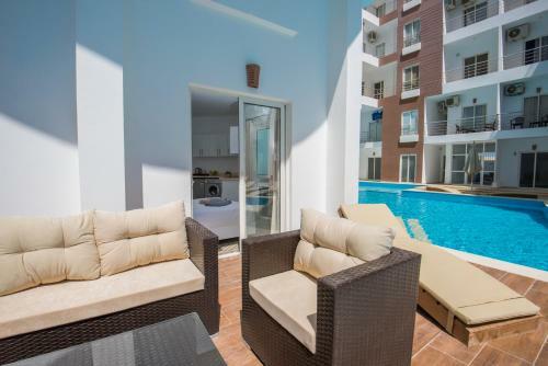 Aqua Palms Swim-up Apartment