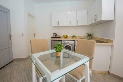 Aqua Palms Swim-up Apartment