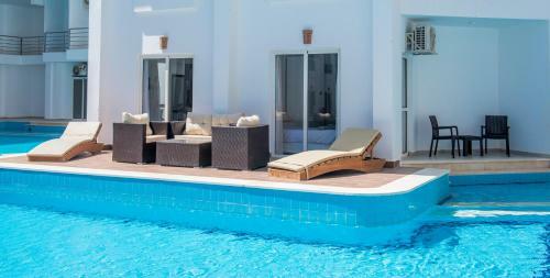 Aqua Palms Swim-up Apartment