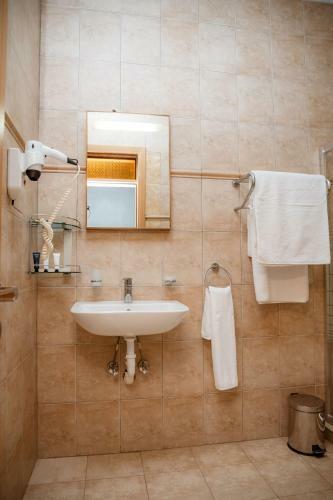 Hotel Ndaru Luxury Suites