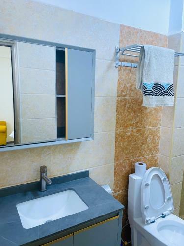 Cozy And Low Budget Self-contained Bedroom In A Kilimani Shared Apartment