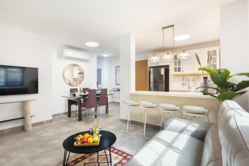 Modern And Stylish 2br Apartment