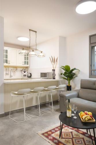 Modern And Stylish 2br Apartment