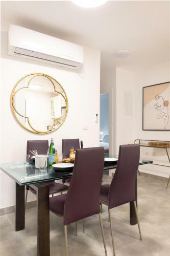 Modern And Stylish 2br Apartment