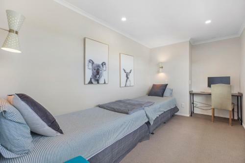 Beach Life - Papamoa Holiday Home